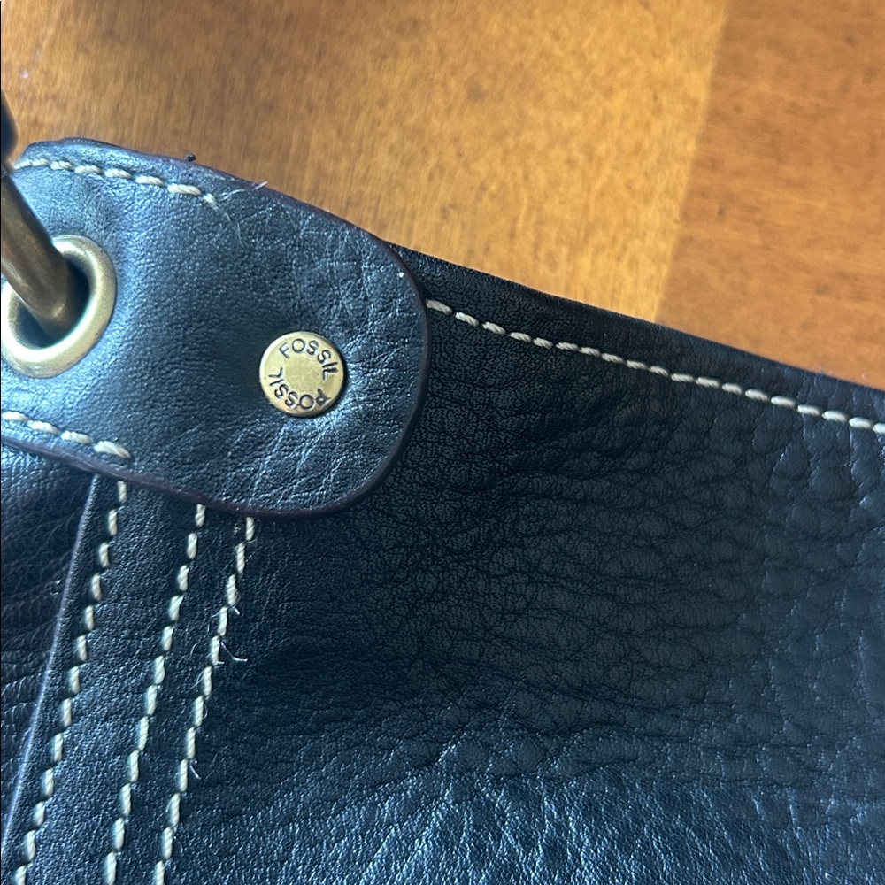 Fossil Black Leather Shoulder Bag - Picture 6 of 8